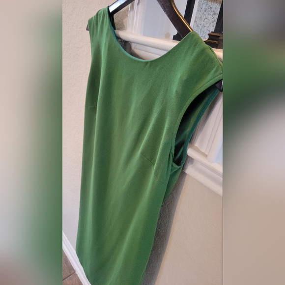 Trina Turk Horizonal Mini Dress / Size 4 /Retail $248 - Picture 4 of 6